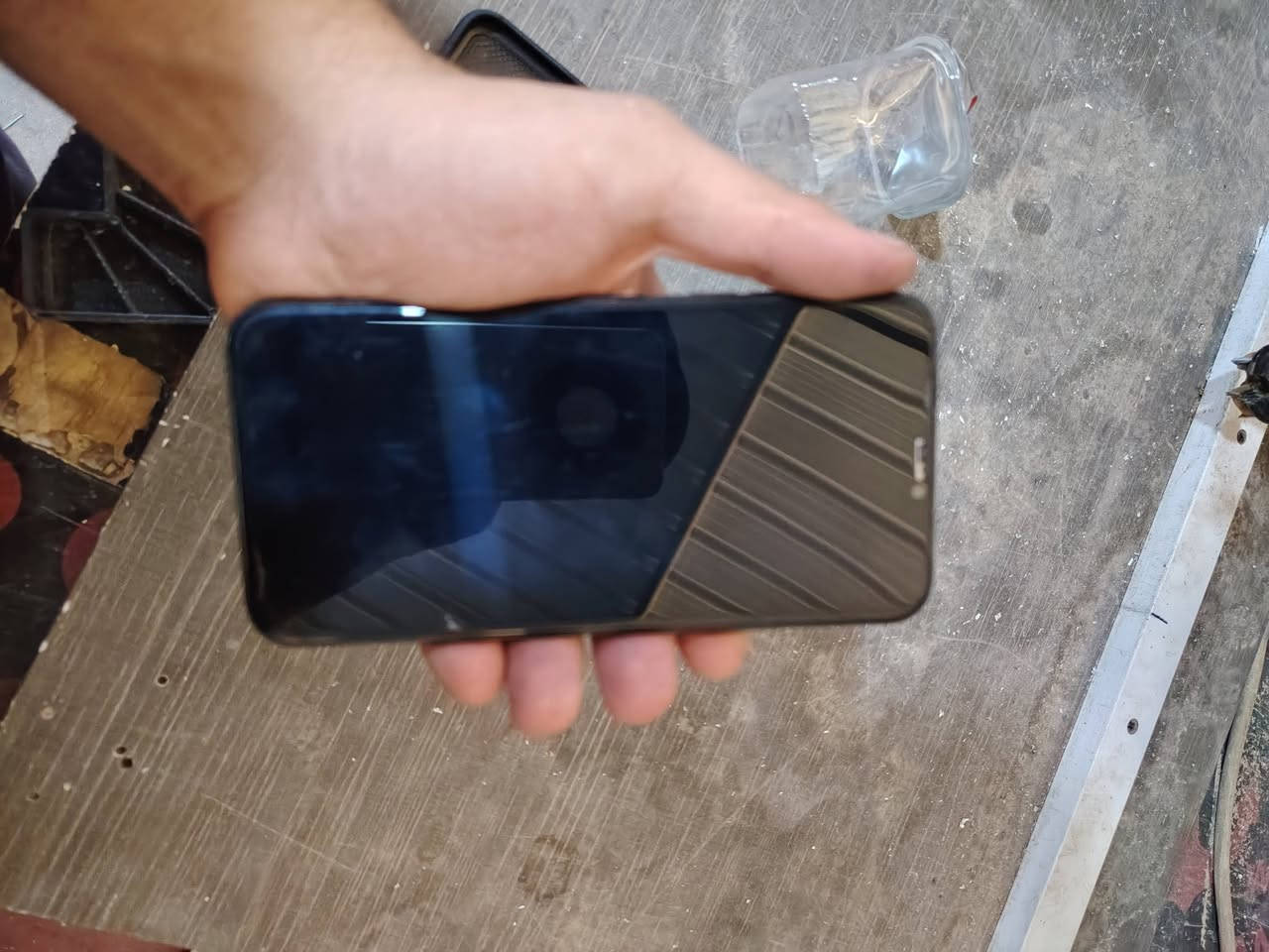 ايفون  11 برو ماكس 
  نظافه فول شوفت عينكم  
هاي لزكه بيه مكسوره  مو شاشه 
مبدل بطاريه  اصليه 
  ذاكرته 256
سعر 300
  تواصل عله وتساب ***********
مكان نجف الاشرف
