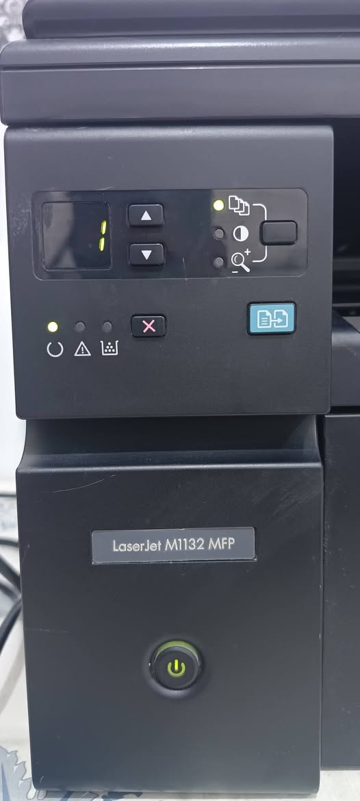 السلام عليكم 
طابعة للبيعHP (M1132MFP)
اسود وابيض السعر 150 ألف
للاستفسار ***********
