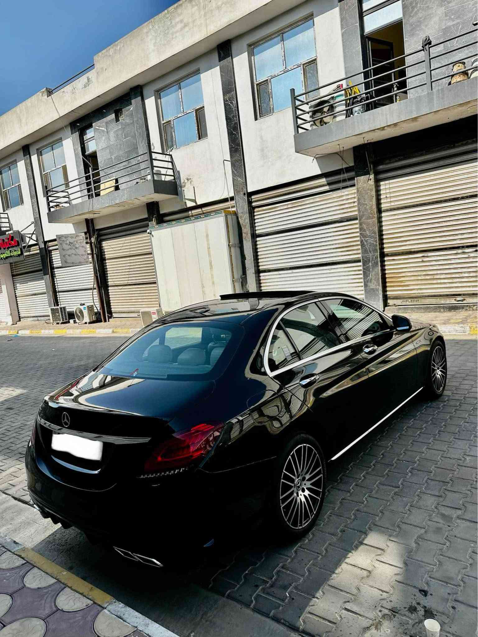 السلام عليكم 

للبيع  او مراوس حسب قناعه 

مرسيدس C300 🐎

 وارد أمريكي الموديل: 2021

السيارة مغلفة بالكامل PPF

📍مرقم بغداد وبسمي 

 • المواصفات:

 • فتحة سقف 

 • خمس كاميرات

 • رادارات محيطيه

 • اللون الخارجي: اسود

 • الداخلية: كريمي 

 • ماشية:52 

 • محرك 4 سلندر تيربو – اقتصادي وقوي

 • بصمة أبواب

 • تسخين كراسي أمامية

 • شحن وايرلس 

 • انطمة قيادة (eco,comfort,sport,sport+,individual)

 • نظام حفظ وضعيات الكراسي (Memory Seats)

 • كراسي كهرباء

 • مرايات كهربائية تطوي

 • رادار بالمري

 • ستيرن تدفئة

 • تحكم ستيرن وقيادة ذاتية

 • شاشة كبيرة  

 • نظام ملاحة (Navigation)

‏ • Apple CarPlay & Android Auto

 • نظام صوتي Burmester

 • إنارة داخلية ملونة (Ambient Lighting)

 • نظام مراقبة النقطة العمياء

 • رادار أمامي – تنبيه تصادم

 • نظام تتبع المسار / تنبيه الخروج من المسار

 • كاميرات 360 درجة + حساسات أمامية وخلفية

 • كشافات LED أصلية

 • تبديل ناعم – كير قوي

 • السيارة نظيفة كلش

 • حادث (جاملغ خلفي وحافت باب بدون دواخل بدون ايرباك سياره بيها قطعه صبغ فقط وقطعتين تبديل نفس لون 

* مكان السيارة بغداد 

•رايدها 237 وبيها مجال بسيط

* للاستفسار: *********** بغداد, العراق
