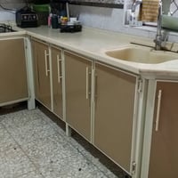 كاونتر مرمر • نظيف • عنوان الحر
