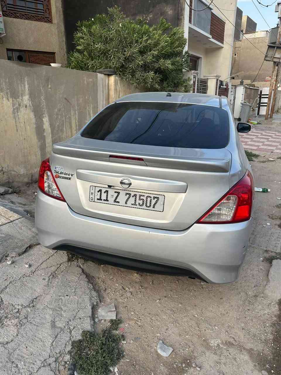 استلمتها زيرو ع ايدي
سياره خير من الله مال جناي 
صار عندي بيها طختين منزل صورها بلبنيد والثانيه وره بلجاملغ خلفي 
شباب سياره كير ومكينه خير من الله مكفولات 
نقصها صدر امامي خلفي وجامه اماميه فقط 
سعر 110 وبيها مجال كلش بسيط 
مكاني بغداد الدوره 

رقم تلفون 
***********
