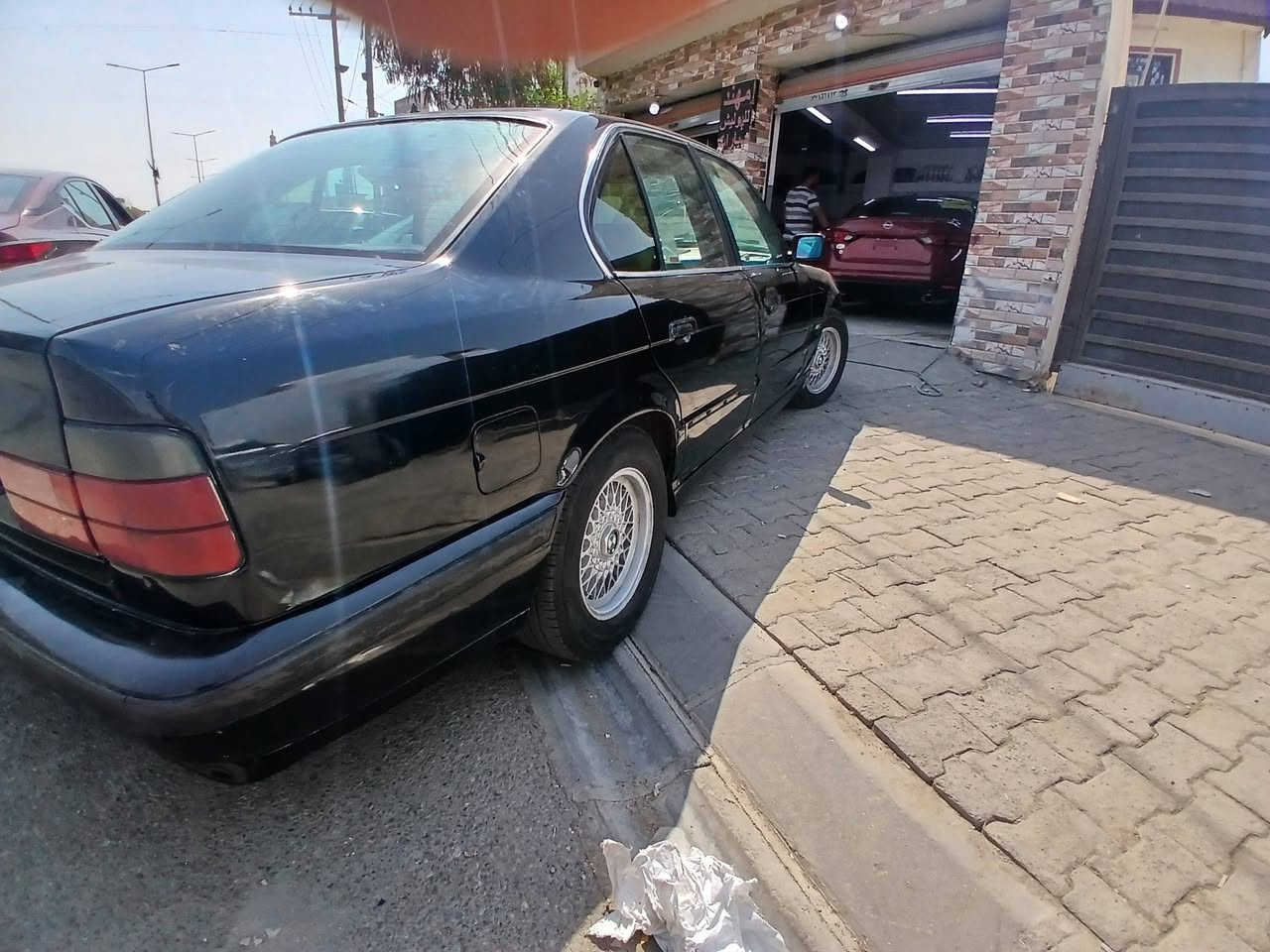 السلام عليكم
موديل ٩٥
دفتر بنزين
رقم انكليزي 
شىط التحويل
محرك دبل دي جي تل
دبل فانوسكير اوتو
داخل ابيض
سعر جدا مناسب
مكان كركوك 
للاستفسار الاتصال ***********
