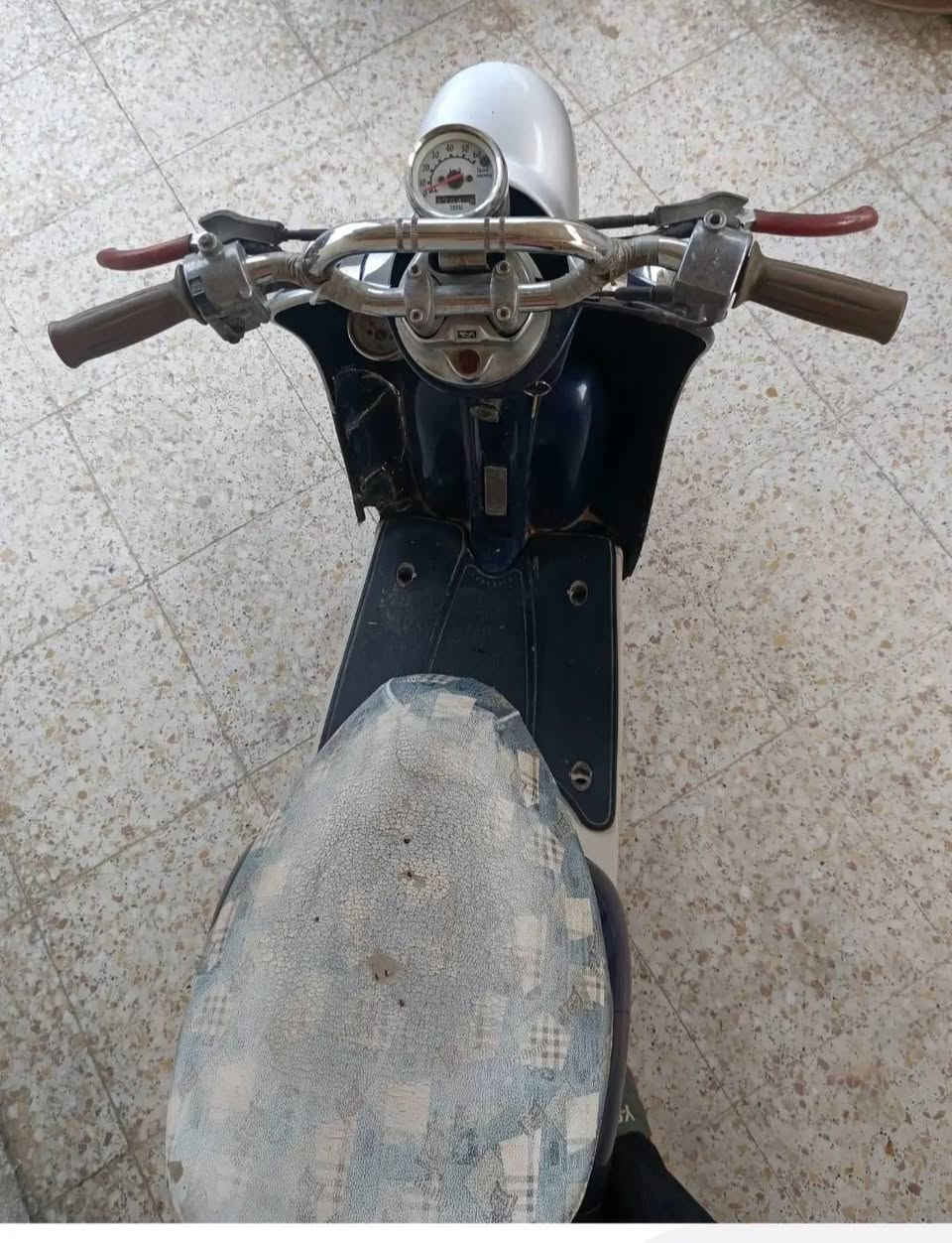 الدراجة النارية للبيع
كهربائية شغاله دبل شاره 
سلف شغال و هندر 
دبل سويچ )
ملاحظه ( الدراجه ما داخله تصليح) 
لللاستفسار الإتصال ***********
