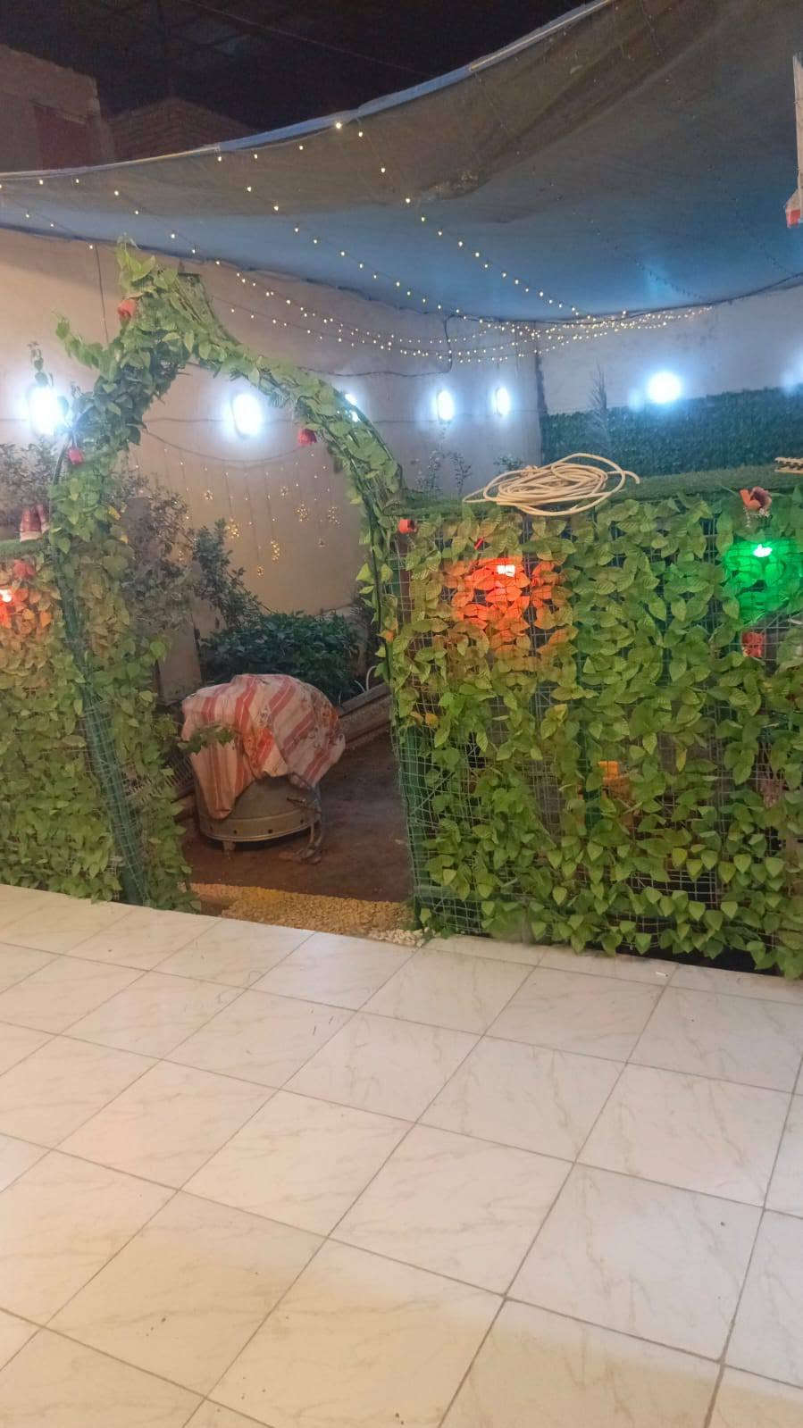 بيت للبيع مساحته 200متر طابقين
العنوان مقابل ملحق قريه الغدير طابو زراعي سند 25قرار محكمه 

للاستفسار الاتصال على الرقم التالي أو مراسله واتساب ***********
