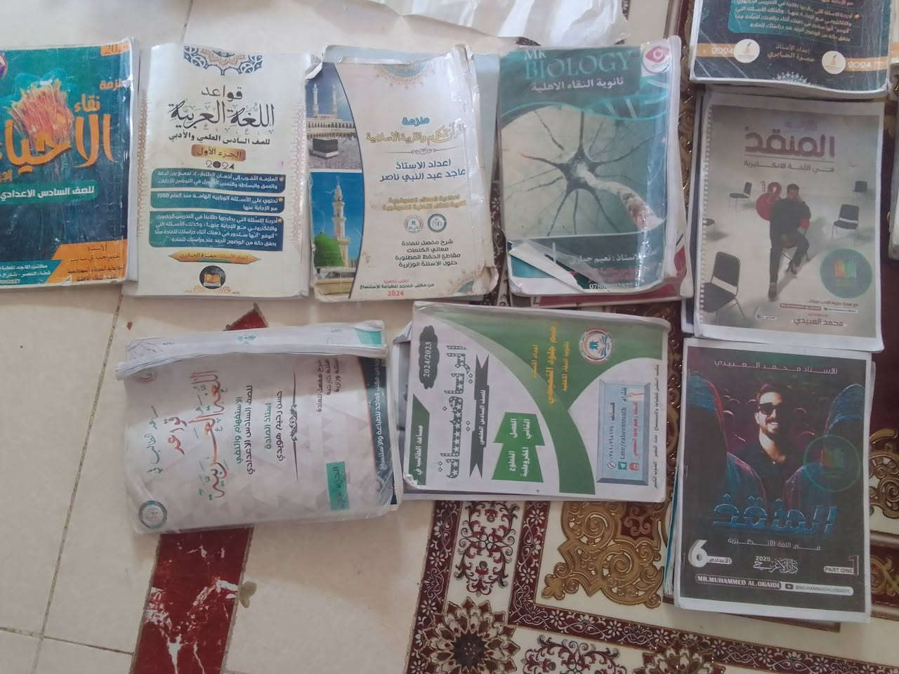 يتوفر كتب وملازم صف سادس وخامس علمي الي يحتاجهن خلي يراسلني ع واتساب ويدلل لوجه الله تعالى بسكون محتاجين صحيح ***********
