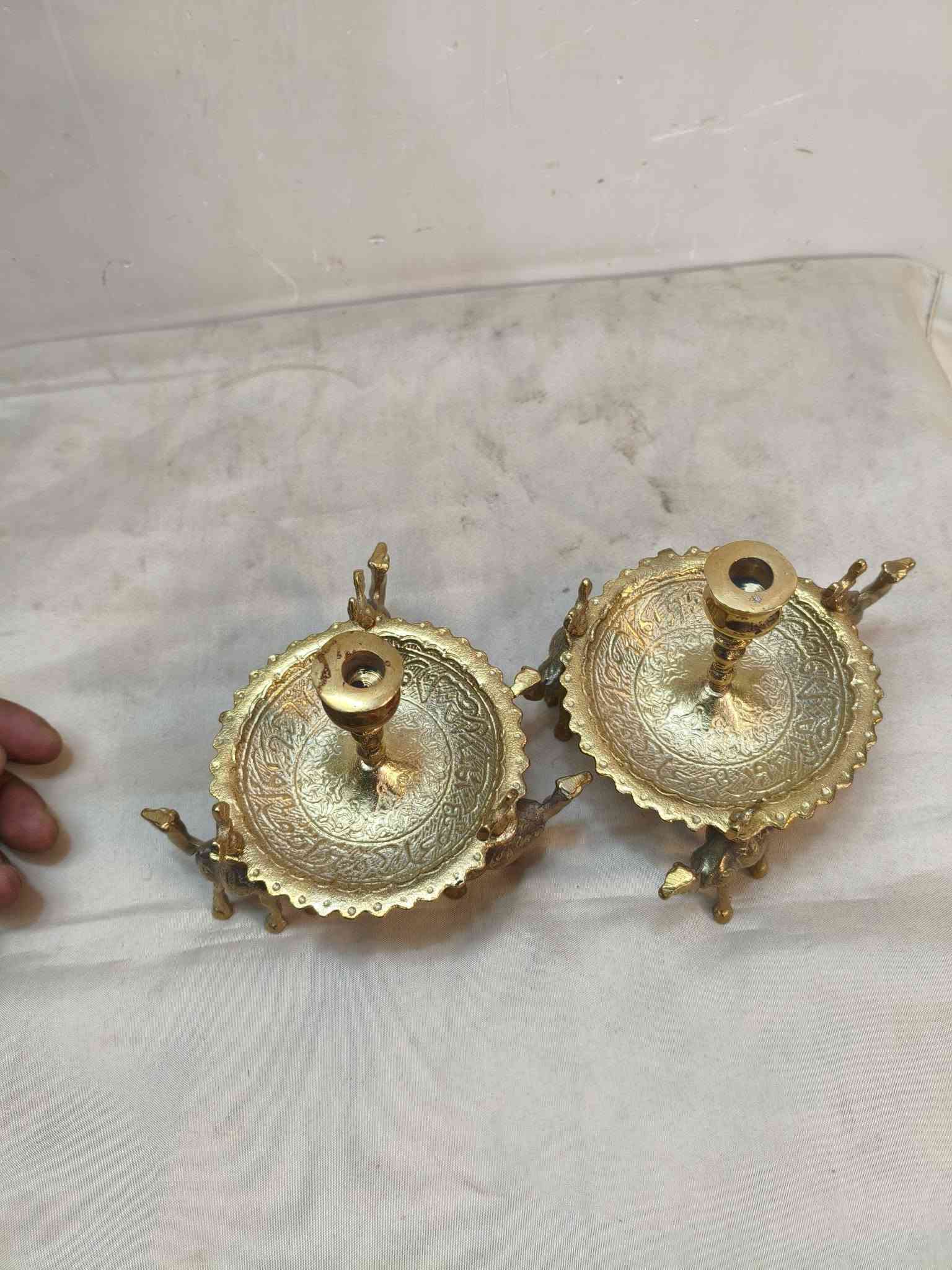 شمعدانات • نحاس • يدوي