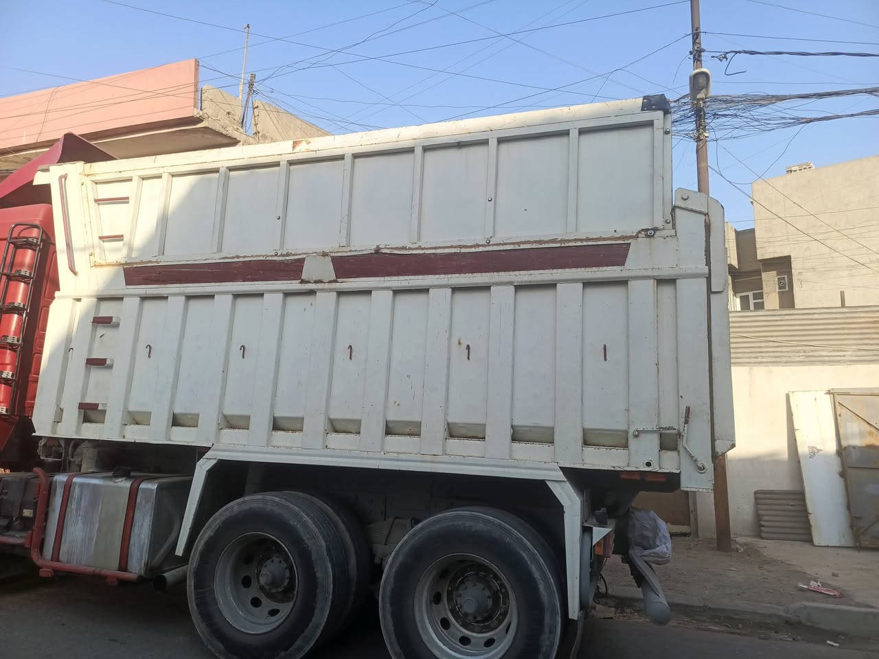 السلام عليكم بودي قلاب للبيع طول 4,65م كامل مع جك وجاملغات ودعميا وتانكي ماء كامل ماعد التعلوا
للاستفسار على الرقم 
***********
***********
السلام عليكم بودي قلاب للبيع طول 4,65م كامل مع جك وجاملغات ودعميا وتانكي ماء كامل ماعد التعلوا
