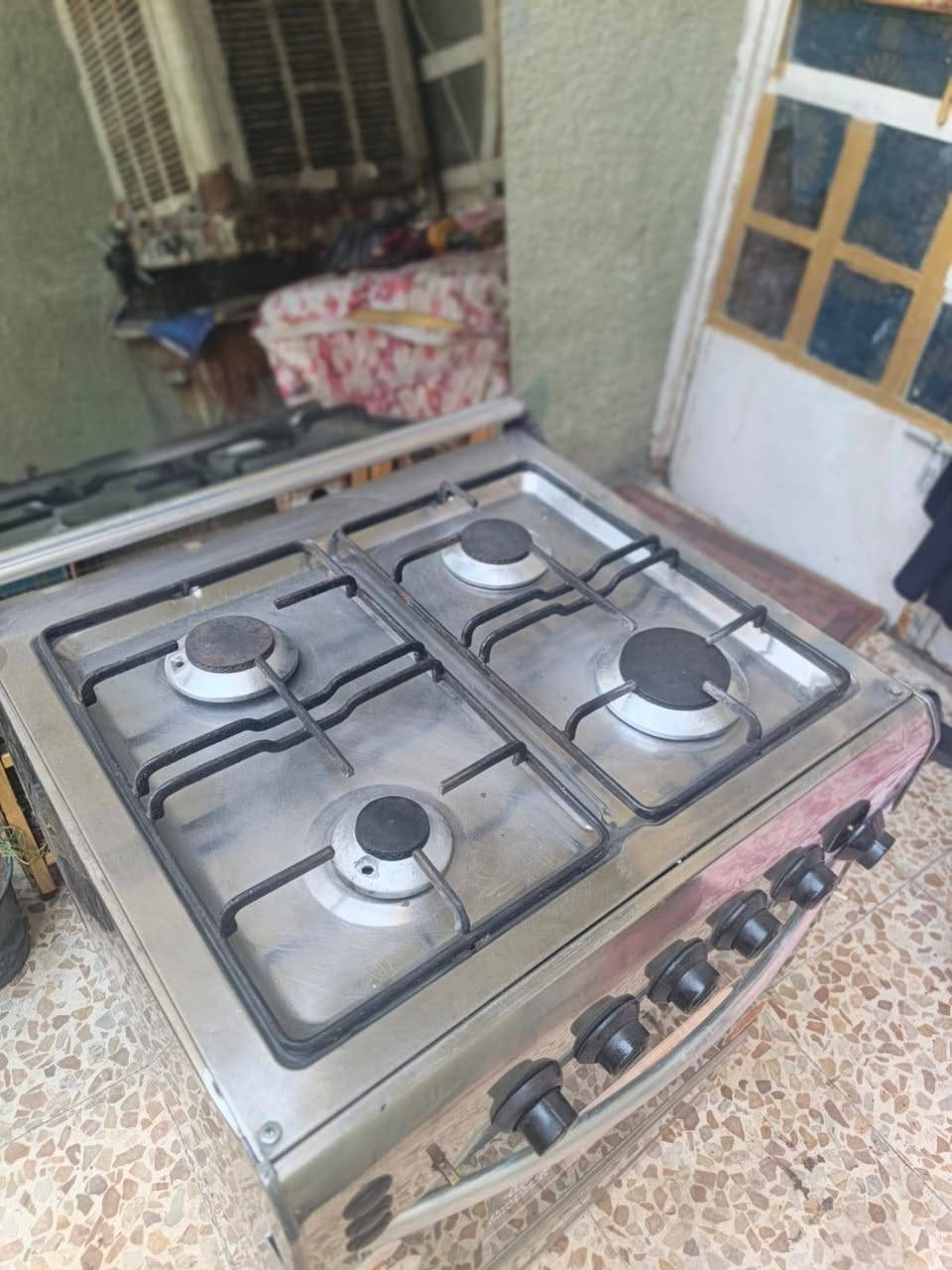 طباخ يونيفرسال استيل اربع عيون افران منفصله كله شغال تاخذون على الفحص للبيع او مراوس الاستفسار خاص او رقم *********** يوجد توصيل مناطق بغداد فقط
