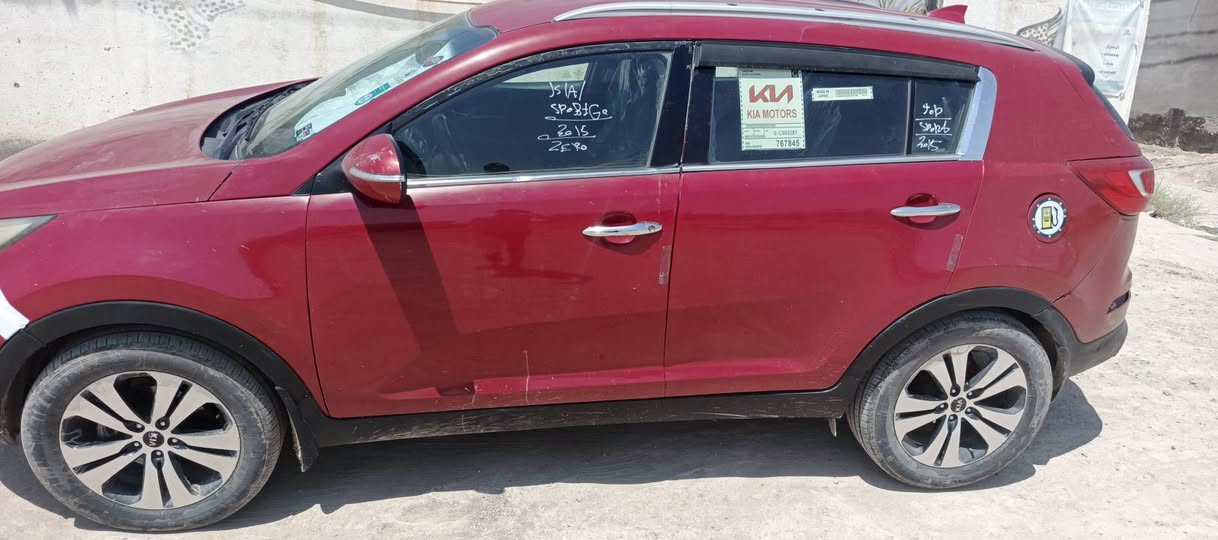 سبورتج ٢٠١٤للبيع السعر ٨٢ وبيها مجال سيارة بيها ضربه جنطه مصبوغه احزام.. رقم انكليزي بابل لا تخابرني تسئلني شبيها ابيع جوم حديد تجي تشوفها وتاخذها ***********

