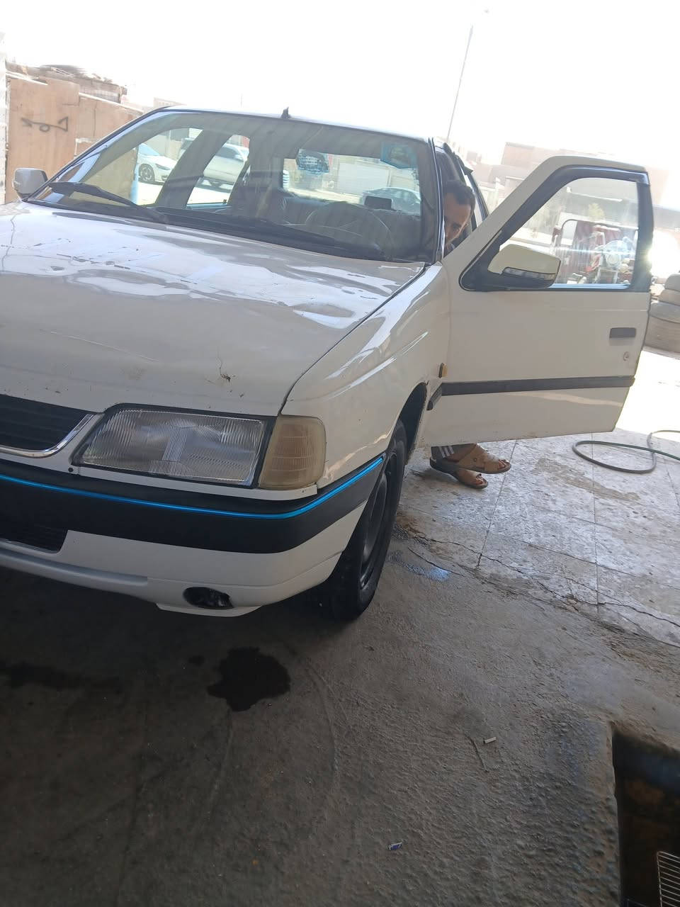 سلام عليكم بيجو 405 موديل 9 بيها ملاحظات 
طخه بل جاملغ لأيمن ومصلحه رقم جديد مكان سياره حله تحويل ثاني يوم *********** سعر 28 وبيها مجال
