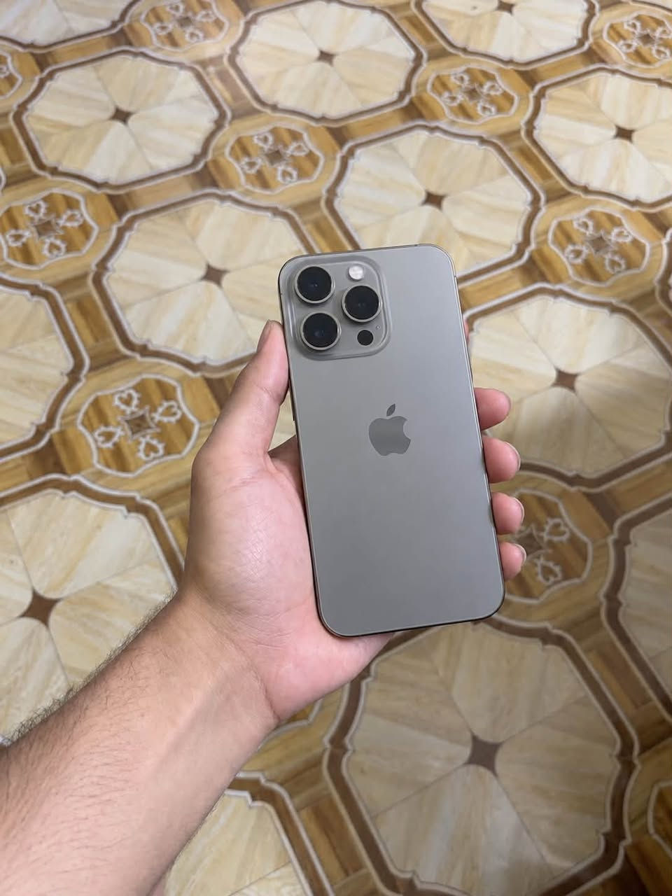 iPhone 15 Pro Max 256GB
🔹 السعر:950 قفل
🔹 اللون: تيتانيوم
🔹 دبل شريحة
🔹 الجهاز وكالة بالكامل
🔹 لم يتم تبديل أي قطعة
🔹 البطارية: 87% 🔋
🔹 عدد دورات الشحن: 778 دورة
🔹 الجهاز نظيف ومحافظ عليه
🔹 السعة: 256GB
للاستفسار***********
او خاص

نص مكتوب في الصور:
- حالة البطارية
- عادية
- تعمل بطارية iPhone هذه على النحو المتوقع. حول البطارية والضمان...
- الحد الأقصى للقدرة
- 87%
- هذا قياس لقدرة البطارية مقارنة بقدرتها عندما كانت جديدة. قد تتسبب القدرة المنخفضة بتقليل ساعات الاستخدام بين عملية الشحن والأخرى.
- عدد الدورات
- 778
- هذا هو عدد مرات استهلاك iPhone لقدرة البطارية. معرفة المزيد...
- تاريخ التصنيع
- ديسمبر 2023
- أول استخدام
- يناير 2024
- حول عنوان WLAN 7C:4B:26:B0:B0:48 Bluetooth 7C:4B:26:BE:61:CC البرنامج الثابت للمودم 3.70.01 SEID قفل شركة الاتصالات لا توجد قيود على الشريحة الشريحة الأمامية الشبكة Asiacell شركة الاتصالات Asiacell 70.0 IMEI 35 467379 382975 1 ICCID 8996405005193225209 الشريحة الخلفية IMEI2 35 467379 360601 9 إعدادات ثقة الشهادة
- حول اصدار iOS 26.6.1 اسم الطراز iPhone 15 Pro Max رقم الطراز MU2Q3CH/A الرقم التسلسل LT2H0JKV3C انتهت صلاحية التغطية الأغاني 0 الفيديوهات 947 الصور 7,625 التطبيقات 28 السعة 256 غ.ب. متوفرة 77.99 غ.ب. عنوان WLAN 7C:4B:26:B0:B0:48 Bluetooth 7C:4B:26:BE:61:CC
