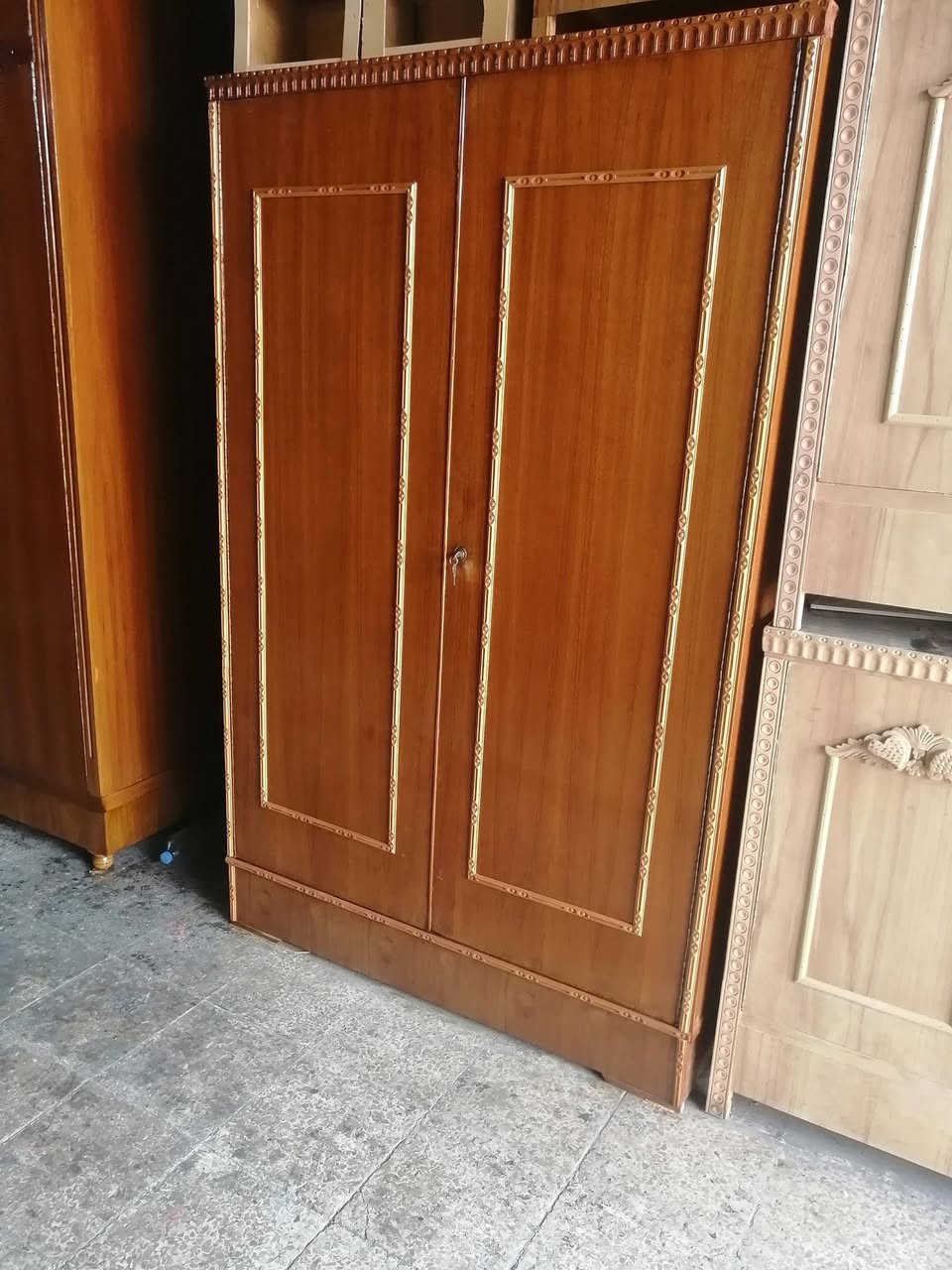 كنتور اثنين باب شغل توصيه ثقيل نقش زان معرض ونجاره الاخوين العنوان موصل خزرج الاستفسار على الارقام *********** كورك *********** الجواب على اتصال
