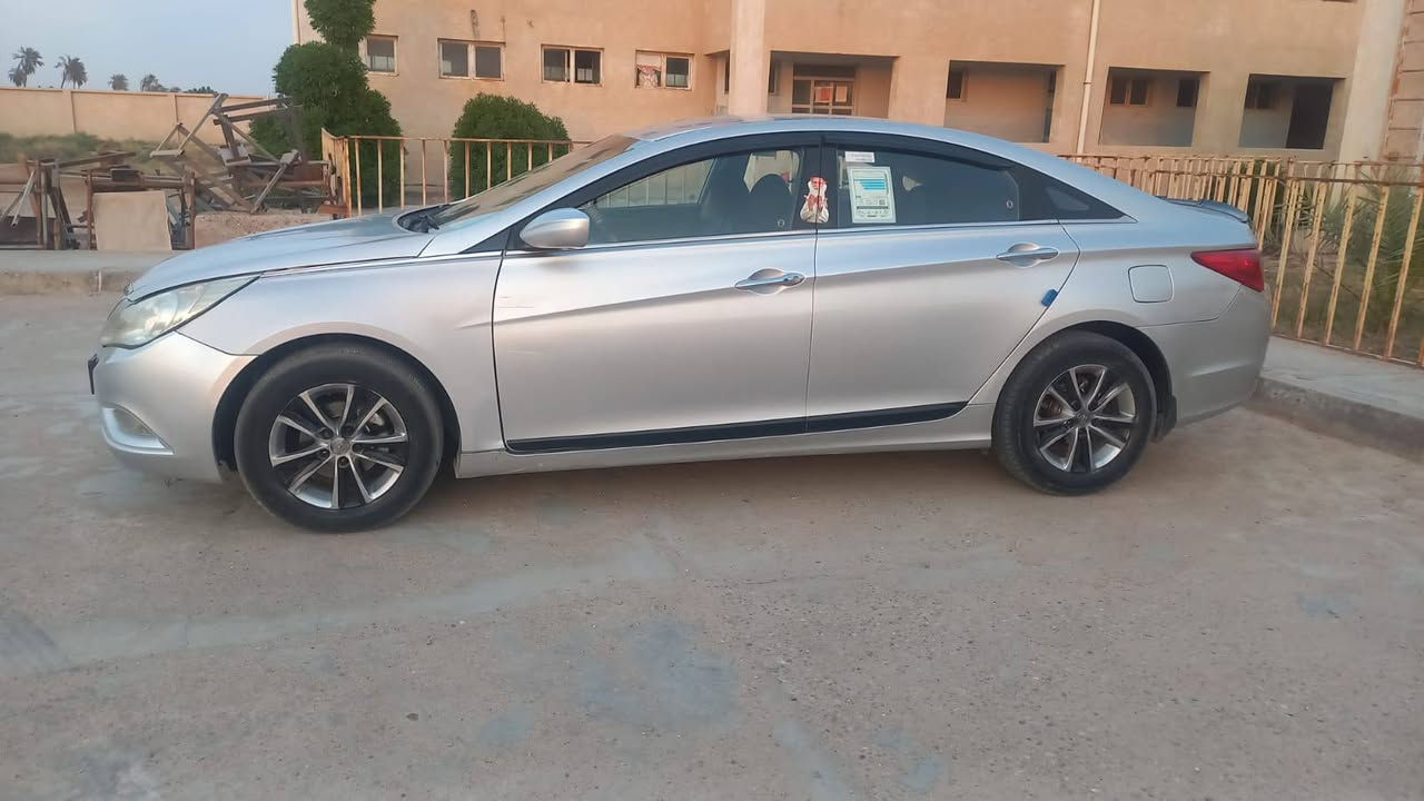 السلام عليكم سوناتا للبيع الاستفسار على هذا الرقم***********
