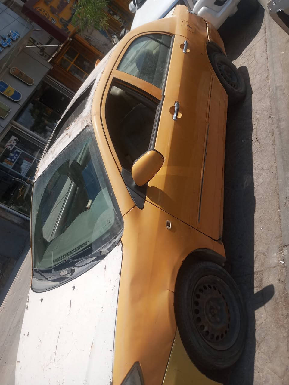 بي وا دي  F3 محرك كير كورلا رايدلة ترتيب صدر نضيف مكينة بيه صوت ما عرف شنو بيهة سيارة شوف عينك شوف خابرني المة تعجبة خلي يعبر منشور رجائن سعرة 25 بيه مجال الشراي  موديل 2011مكان بغداد البلديات قرب سيد هاني رقم صاحب سيارة ***********،
