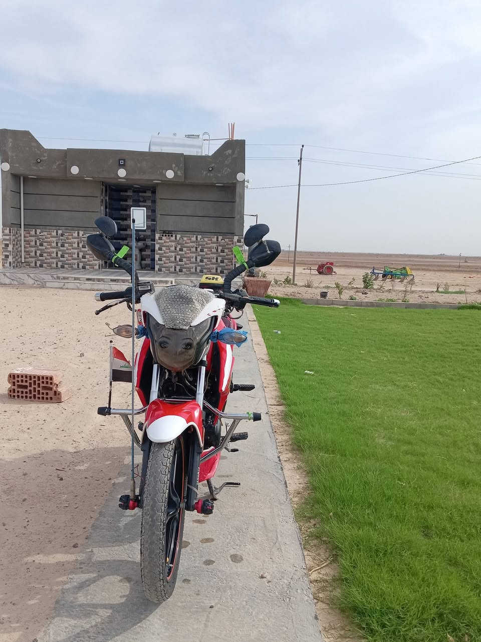 مجهول • دراجة