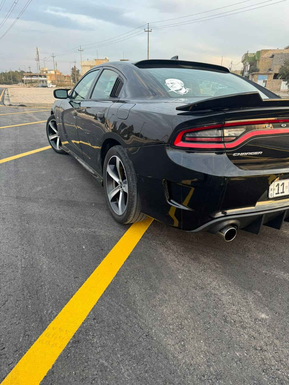 جارجر موديل 16 اصل
بأسمي رقم بغداد  تحويل ثاني يوم هزته جديده قبل شهرين سويته
كامله ما بيه اي نقص منضومة تبريد جديده
وبراد دهن راديتر ودسكات كلهن جدد سويت ادامه للمكينه قبل 3 ايام
انطيك بيه تراي للبصره 
مكاني واسط قضاء العزيزيه 
***********
السعر 150 وبيه مجال
