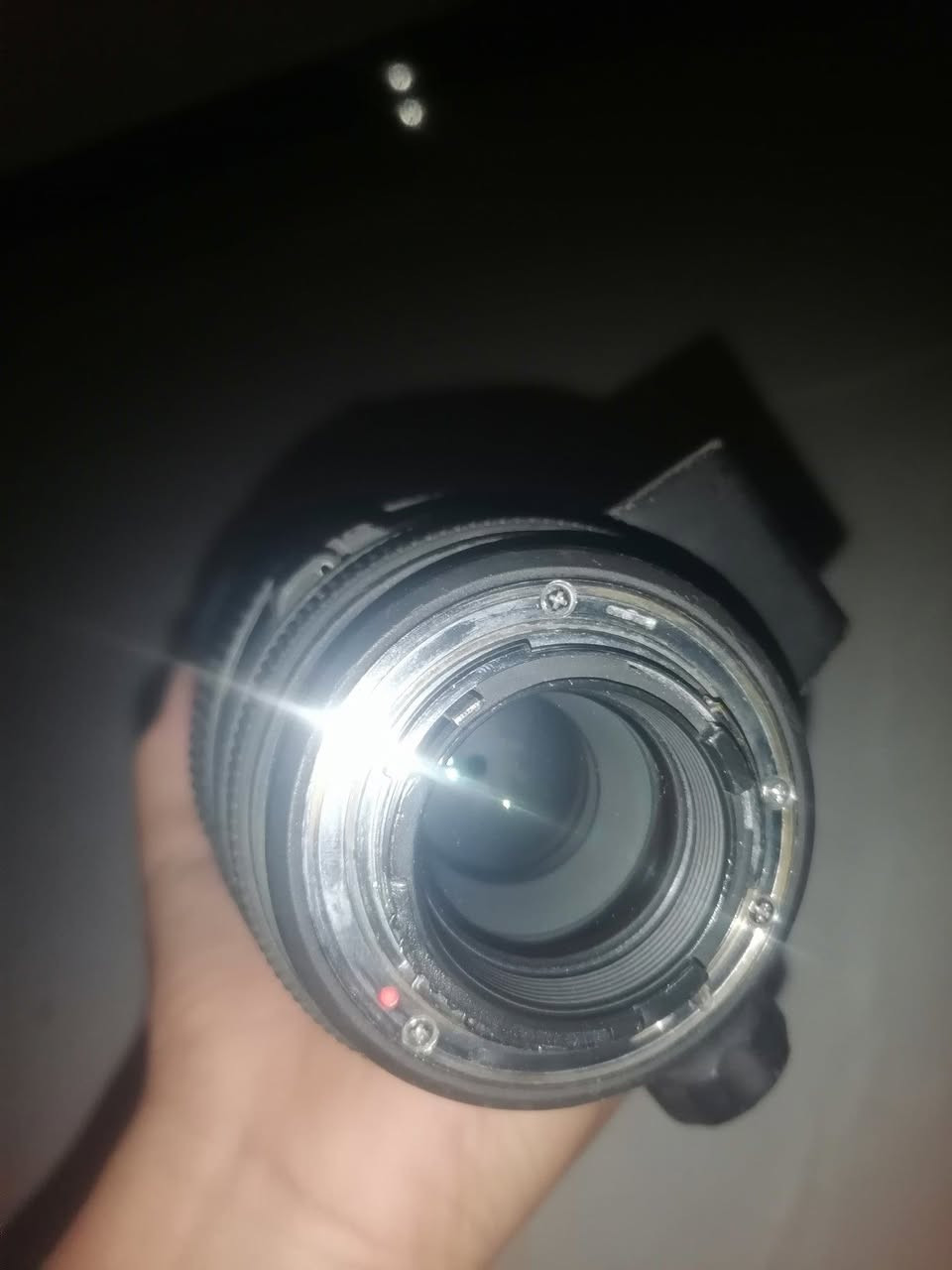 كامره نيكون 7200
موصفاتها معروفه وصورتها تخبل 

كامل ملحقات 

بطاريه+رام
 عدسة نضيفه 100‎%‎
70/200فتحه 2:8نضيفه  

وتساب  ***********
