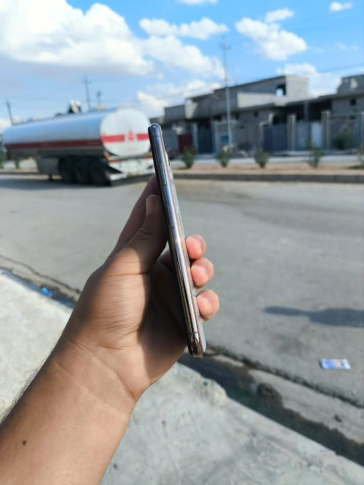 آيفون XS ماكس • ٦٤ جيجا • بطارية ١٠٠٪