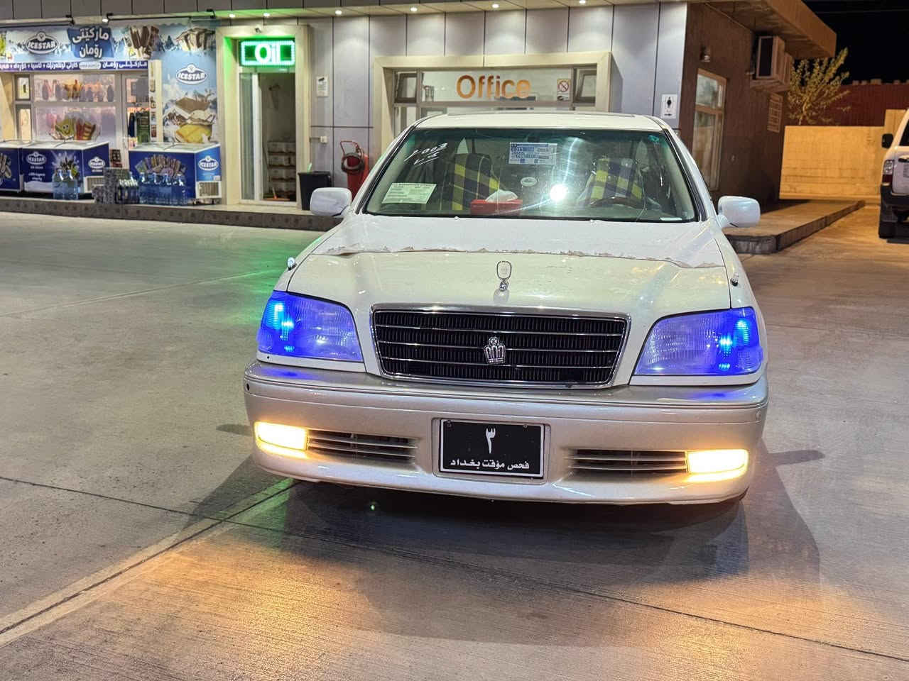 مەلیکە بڕاوە ٢٠٠٣
کؤدی بؤ کراوە بە شەرت
دیفۆڕی ١٧٥ مەکینە گەورە 
٣ دوگمەی دوا کڕیستاڵ پەردە 
سەیەرەکە کامل مەسرەف کراوە 
بریکی بەسراوە بؤی
تەبریدی لەسەر سویچ لەمس مکەبەرەی مەزبوتە 
تەقەو ڕەقەی بەشەرت 
دەعم و لێدراو کەڤەر و سەقف بەشەرت 
سعری ٣٦ گەڵاو کەمێک مەجال 
ژم/***********
