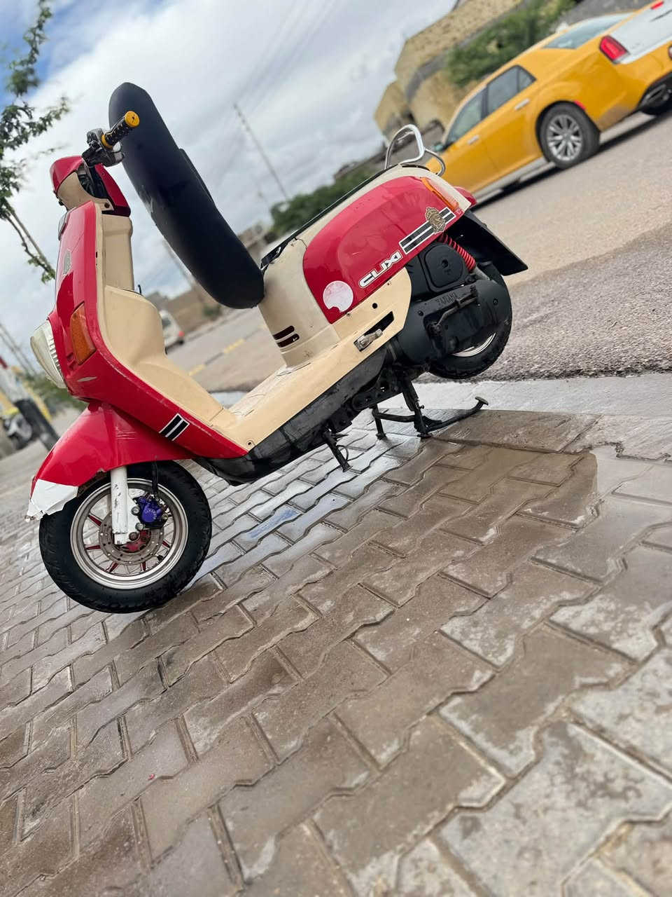 سلام عليكم دراجه.  بوليس كابريتر.البيع.  دراجه نضيفه كلشي مابيهه كلهه شغاله سلف هورن اشاير جاهزه من كلشي  مفتوحه بس ولفات. تجي شغل اوتطلع وين ميعجبك.  سعر 700 اوبيهه مجال. مكان بصره قضاء المدينه.  تواصل.  ***********
