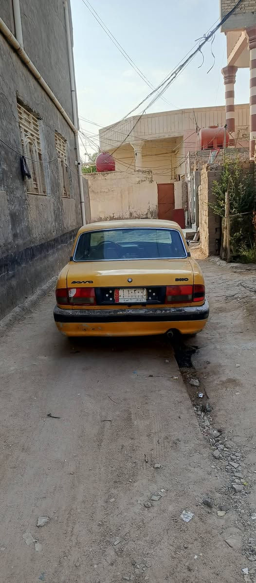هاتف مرفق • قليل التفاصيل