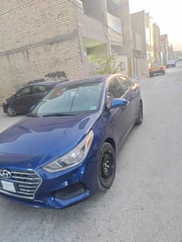 اكسنت موديل 2022 أمريكي حادث موضوح بالصوره ماشيه 35 ميل سياره نضيفه رق...