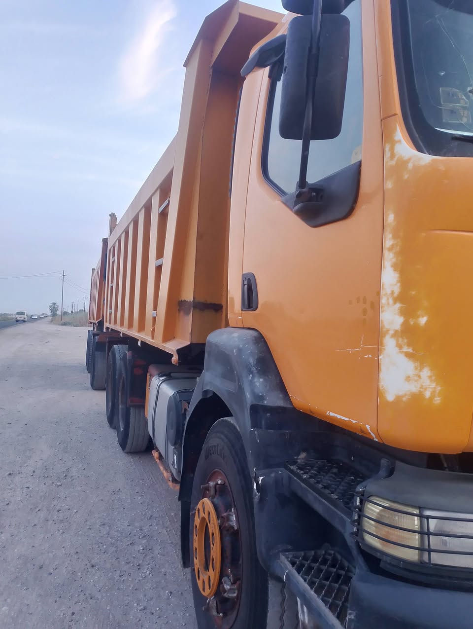 رينو • قاطر • مقطورة