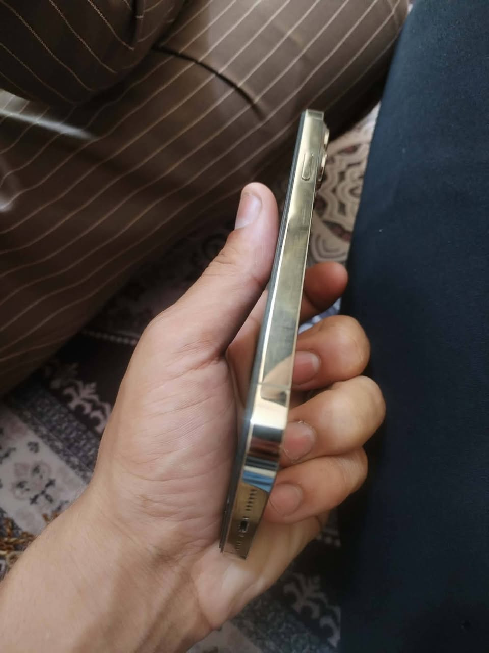 السلام عليكم
ايفون 13 برو ماكس 
شرق اوسط 
ذاكره 256 
بطاريه 78 بلادي 
مبدل فقط شاشه نوعيه زينه وهاي لزگه شادله 
لونه ذهبي نضيف زلغ مابي 
سعره 450 وبي مجال حك الجيه 
مكاني كوفه عباسيه 
واتساب *********** 
ملاحضه:  بي رمشه بسيطه من جوه من يحمه تستخدمه شويه تروح واتساب وخاص موجود 
جماعه الـ400 ميرهم لتعلق 😊
