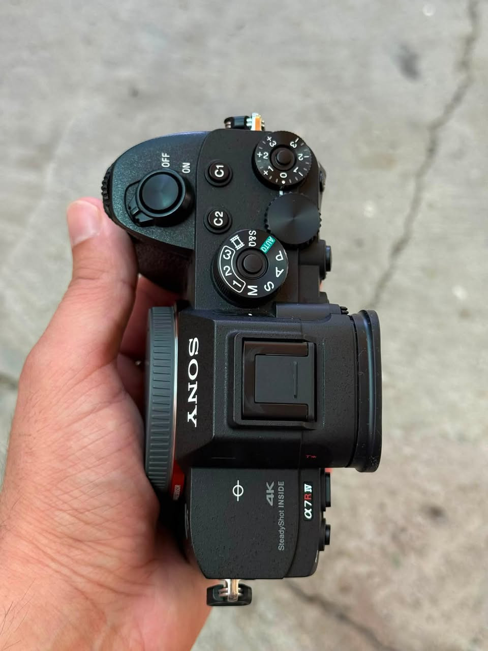 Sony A7RIV
کامێراکە لە %99 خاوێنە 
خۆم بە تازەی کریومە کارتۆن کامل عەشیای شەریکەی لەگەڵدایە 
و25K وێنەی گرتوە تەنها کاری فۆتۆی پێکراوە 
هیچ شوختێکی نیە و بەشەرت دەیفرۆشم 
ئەگەر مشتەریت نامە بنێرە ***********
