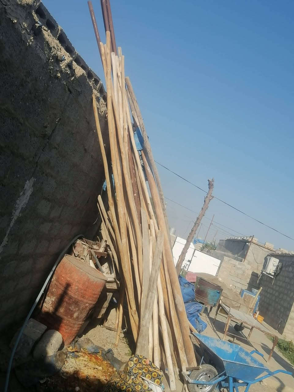 خشب للبيع مع جسور خشب نظيف
عدد خشب 25.سعر زوج 8الاف
عدد جسور10 سعر زوج 15الف
كركوك حزيران يريد يتصل عل ***********
