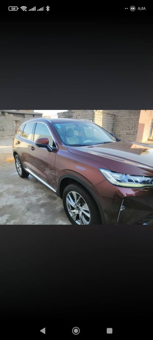 هافال موديل 22 فول مواصفات 
محرك تيربو 2000
مكفولة كفاله عامه خليجي 

للبيع | هافال  

🚗 موديل: 2022  
⚙️ المحرك: 2.0 لتر تيربو (4 سلندر)  
🏁 القوة: 196 حصان  
💪 العزم: 325 نيوتن.متر  
🔄 ناقل الحركة: أوتوماتيك دبل كلج (DCT) 7 سرعات  
🛞 الدفع: رباعي (4WD)  
⛽ سعة خزان الوقود: 61 لتر

المواصفات:
✅ فتحة بانوراما  
✅ شاشة وسطية كبيرة 12.3 إنج  
✅ شاشة عدادات رقمية  
✅ كاميرات 360 درجة  
✅ حساسات أمامية وخلفية  
✅ تشغيل بصمة ودخول ذكي  
✅داتا شو
✅ مقاعد جلد  
✅ تدفئة وتهوية للمقاعد 
✅ شاحن لاسلكي للموبايل  
✅ Apple CarPlay  
✅ مثبت سرعة ذكي (Adaptive Cruise Control)  
✅ نظام المحافظة على المسار  
✅ تحذير من الاصطدام الأمامي مع فرملة طوارئ  
✅ أنماط قيادة متعددة: عادي – رياضي – ثلج – رمل – طين  
✅ جنوط ألمنيوم قياس 19 إنج  
✅ إضاءة LED أمامية وخلفية

📍السيارة نظيفة 
العنوان البصره
السعر 185 وبي مجال 
***********
