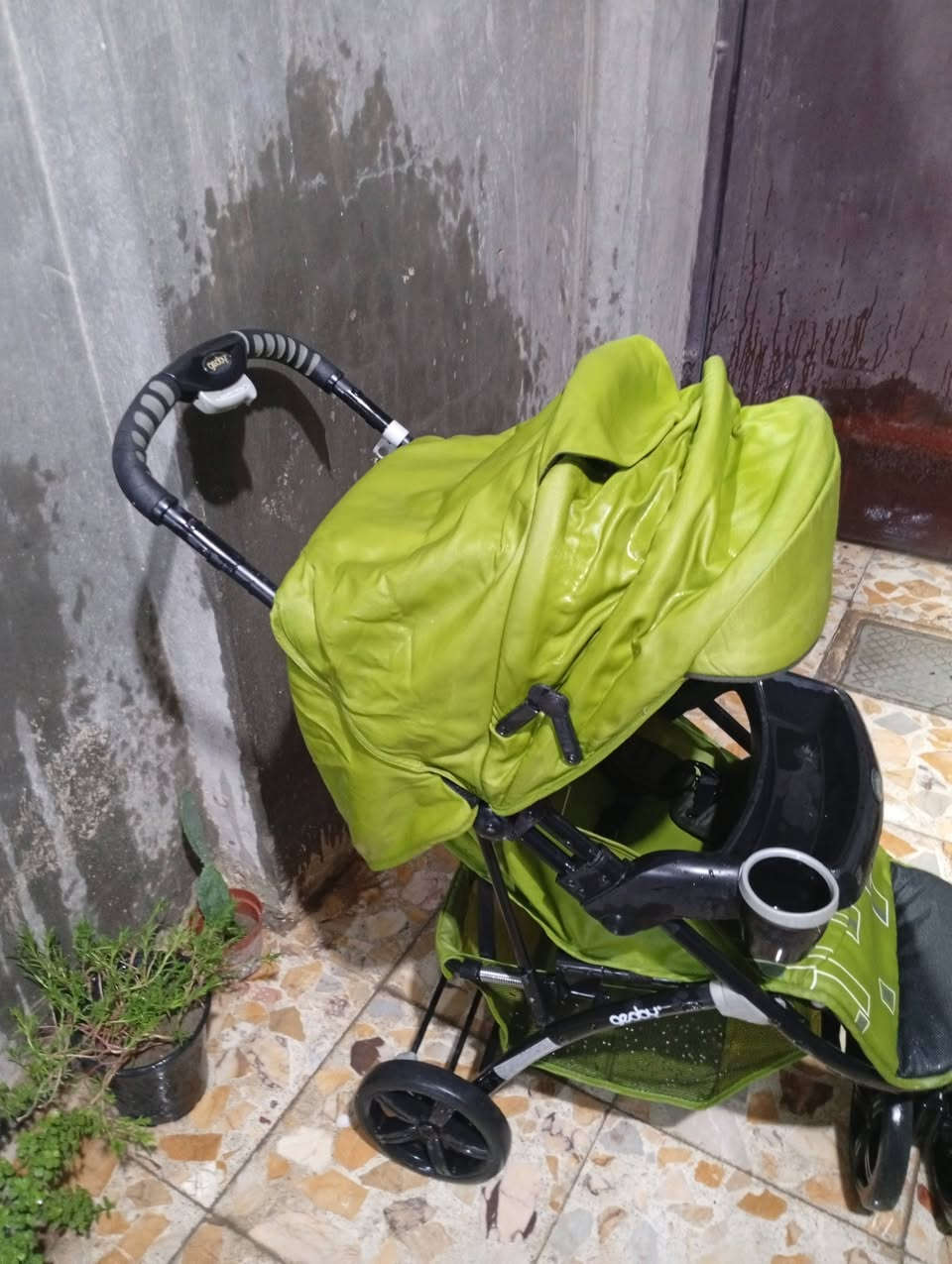 عربانة أطفال • منام • استخدام قليل