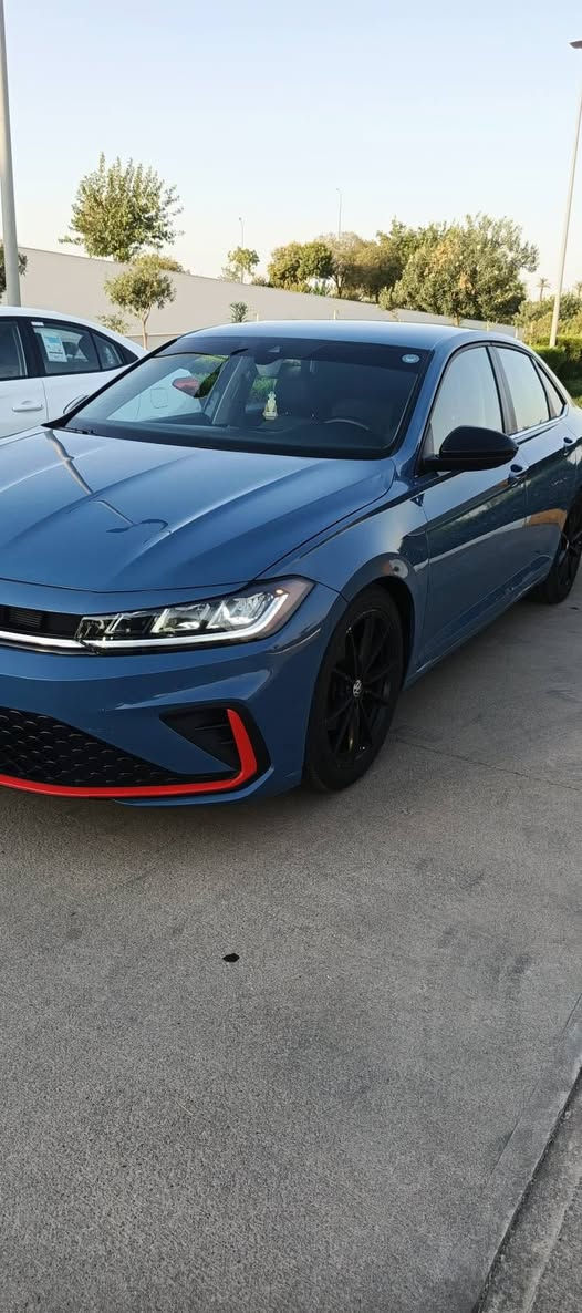 VolkswageJetta 2025 se الشكل الجديد سياره مرقم/جاهز تحويل شرط رقم اربيل
‎المحرك- 1.5L Turbo 
‎المواصفات 
‎شاشه كبير بصمه تشغيل و بصمه أبواب 
‎گيج الكتروني
‎بريك بصمه 
‎رادار امامي و خلفي كشنات كهرباء وجلد لونين تدفئة كشنات تبريد لمس وجانبيه 
‎كاميرا 
CarPlay
Auto-Start/Stop
‎لايتات Led+Xzenon
حادث جاملغ وباب السابق تبديل شركة وبيها صبغ باب الصدر كد شبر من جوه الباب ايرباكات راجع شركه 
مكان اربيل للاتصال واتساب ***********
*********** أربيل, العراق
