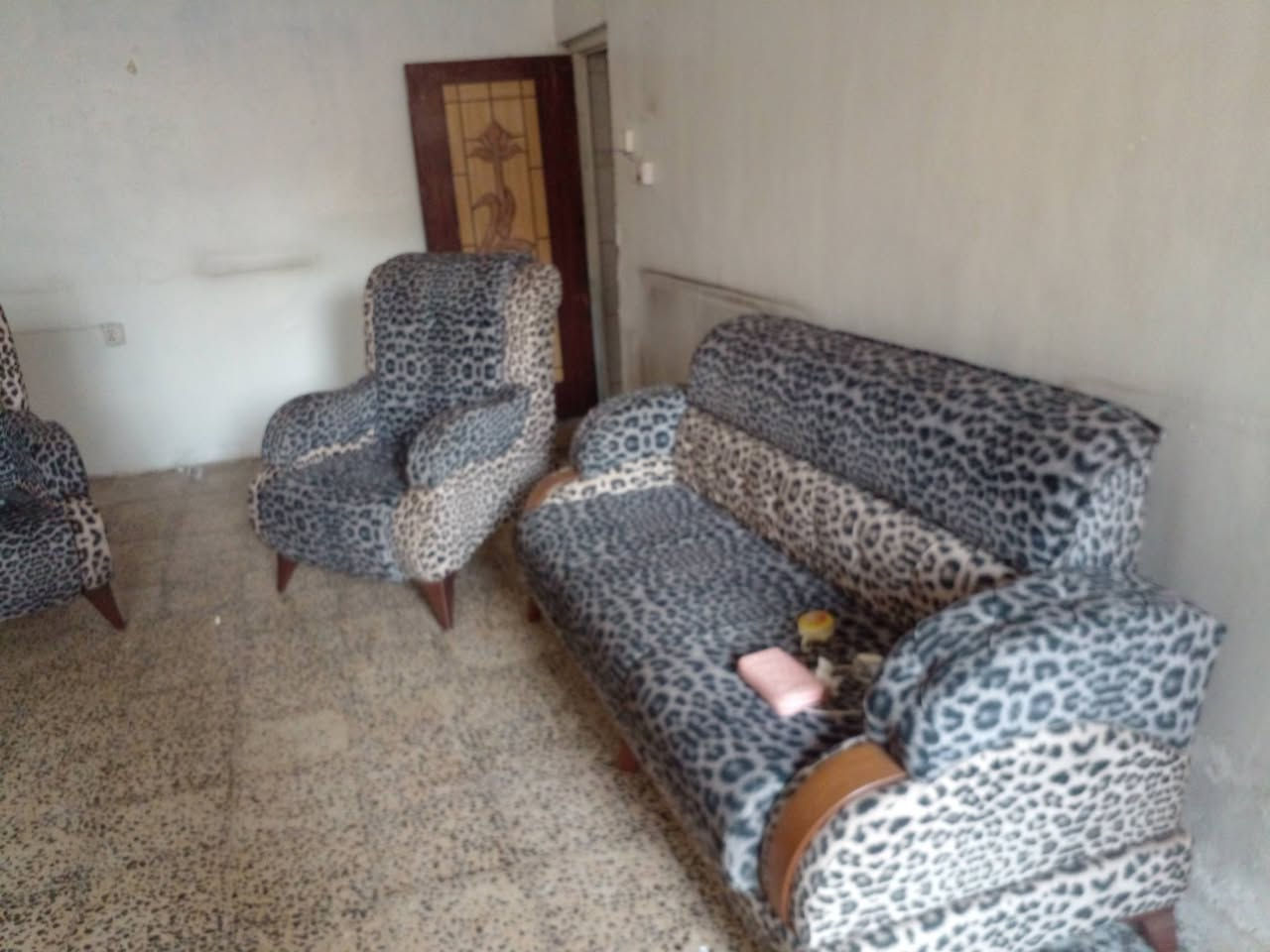 السلام عليكم   تخم نظيف مستعمل قليل تفصال عراقي ١٠ مقاعد ٣٠٠ قفل واتس ***********
