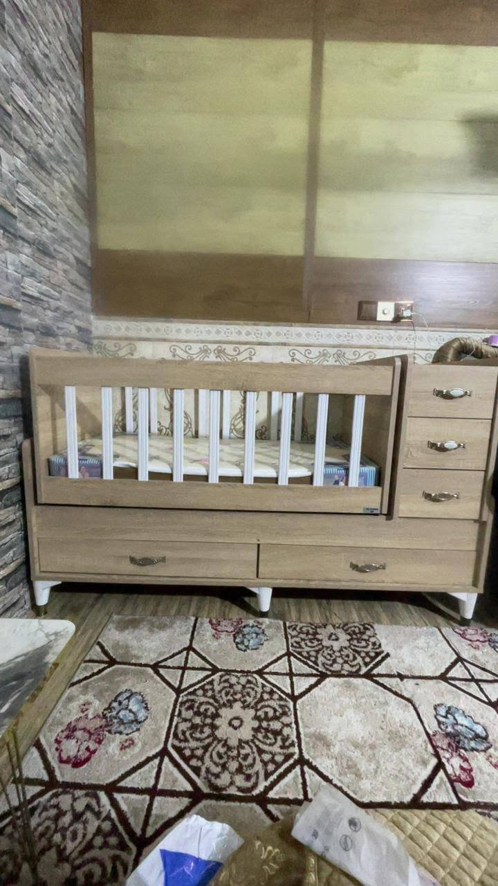 كاروك وجرباية طفل مع دوشك حجم كبير خشب نظافة 100بالمية استعمال لمدة أسبوع الي يريدة يراسلنة عل هذا الرقم ***********
