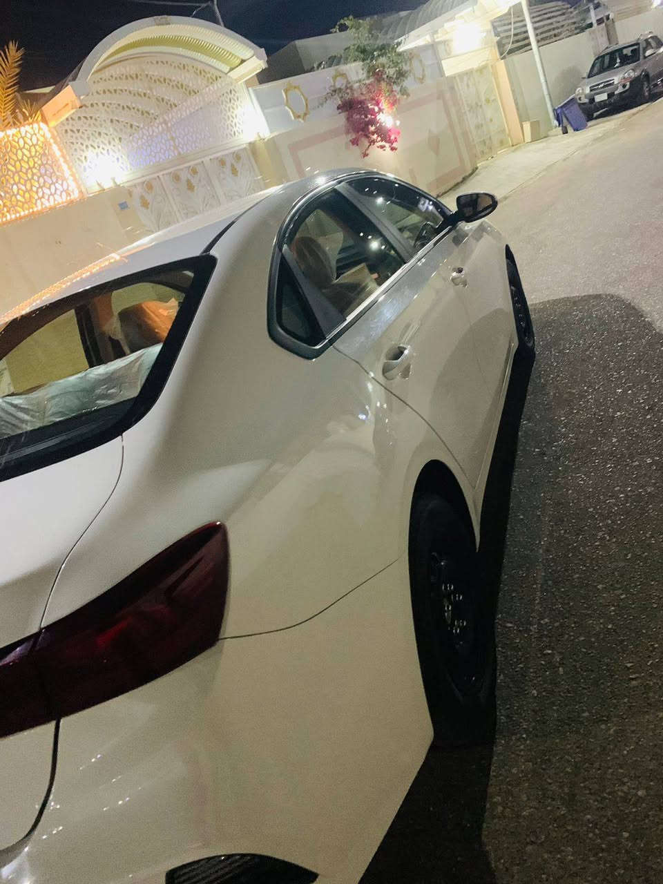 السلام عليكم للبيع سيراتو موديل 22 مكفوله ما عدى شخط بسيط بلباب و شخط بل جاملغ الامامي جهة السايق مقدار اربع اصابع جوة اللايت ماشيه 30 الف للاستفسار ***********او +964 780 865 7321
