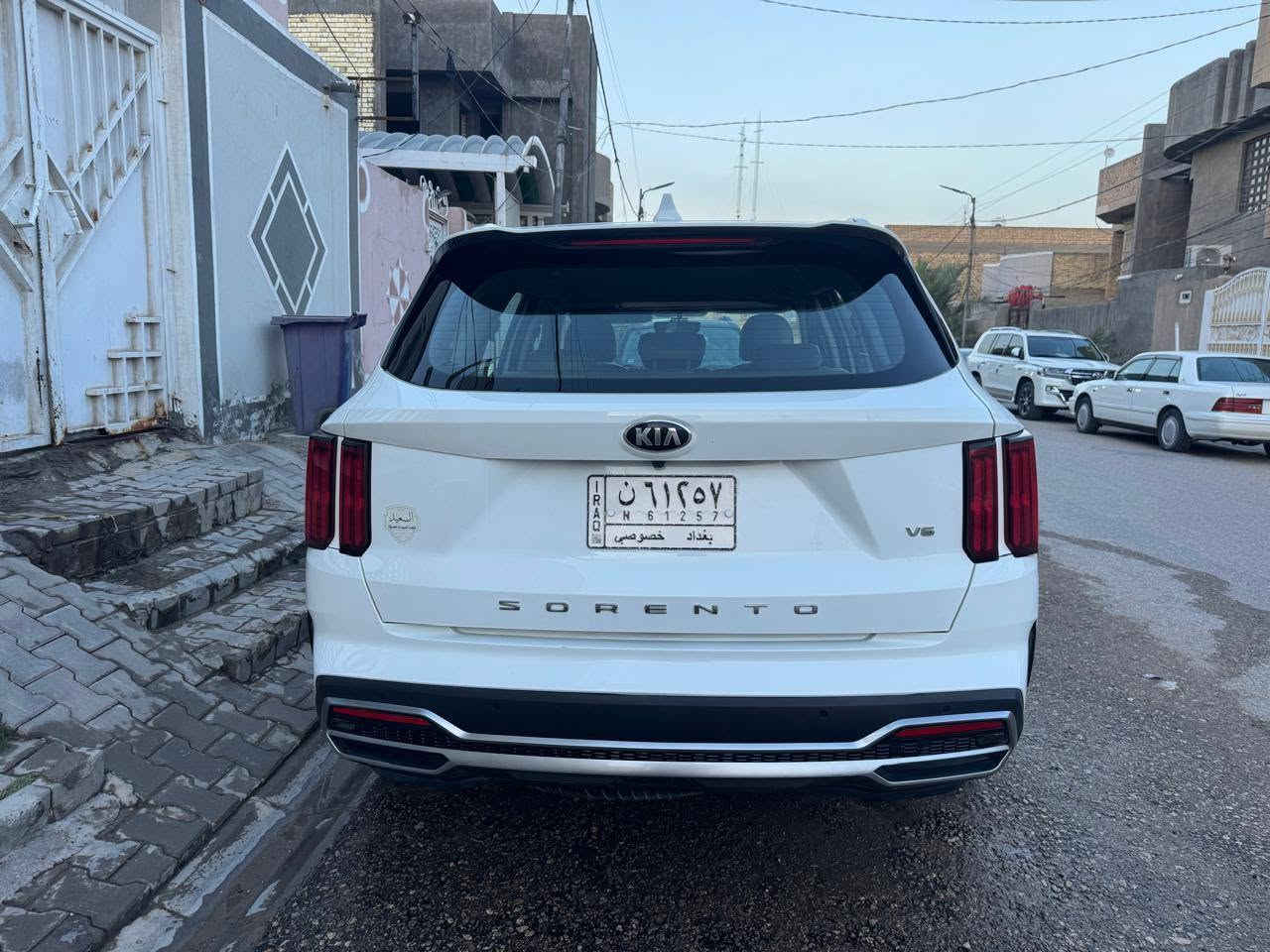 سلام عليكم
سورنتو 21
ماشيه 144 قابل للزيادة 
مواصفاتها 
كير عصى المرغوب 
اربع وضعيات قياده
سايد بريك رجل 
شاحن لاسلكي 
ثلاث قطع تبريد 
كشنات كهرباء 
شفتات ستيرن 
اريل نيفكيشن 
مري اوتو 
اربع جامات اوتو 
شاشه تدعم كار بلي 
كشنات جلد ومغلفه جلد
جنطه كهرباء 
6 سلندر 
تخم تأير جديد 
حداديه جديده 
رقم بغداد
الكير ومكينه مكفول السياره كفاله عامه عدى كارت في جاملغ الامامي جهه الراكب 

السعر 250 وبيها مجال 
السعر اذا ميعجبك الله يرزقك بالاحسن 
التواصل ***********
