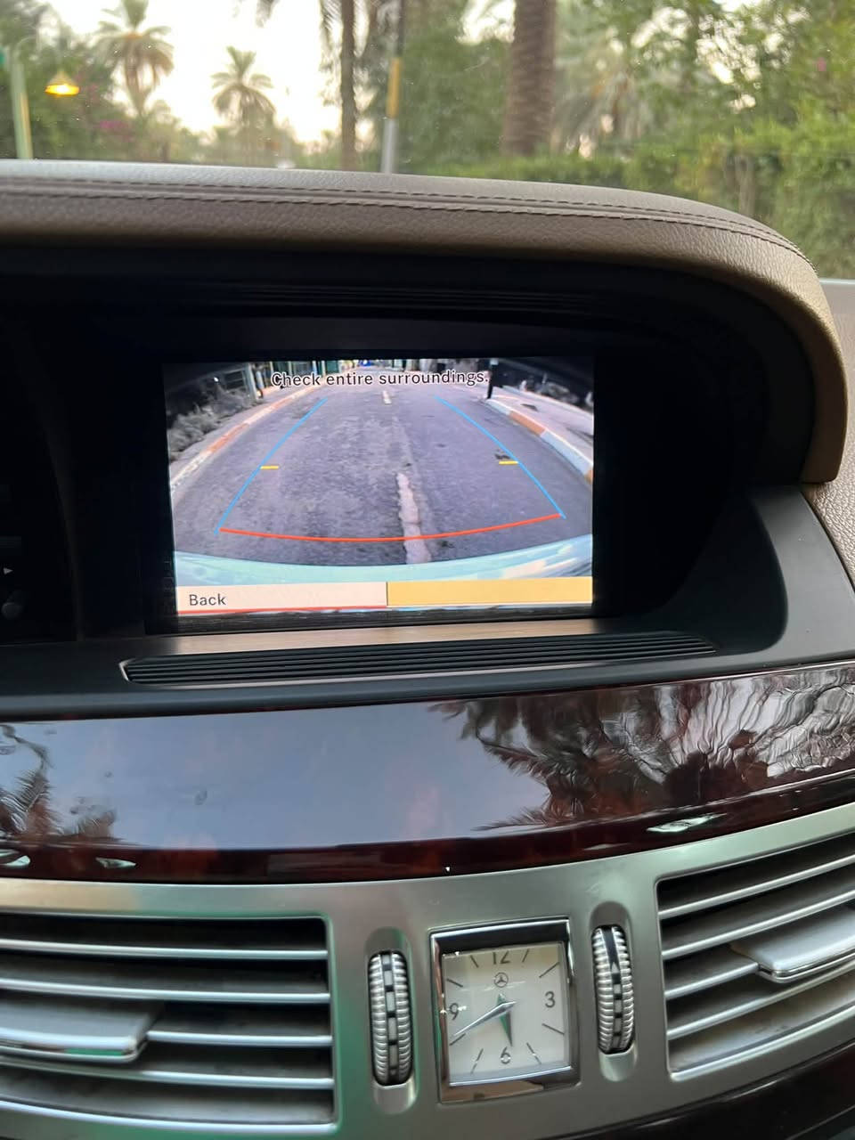 السلام عليكم مارسدس S350 موديل 2008خليجي كفاله عامه محرك 6 سلندر مواصفات فول 1/1 ماشيه 76 الف حقيقي
رقم السيارة مميز بغداد سنويه باسمي تحويل ثاني يوم عنوانها بغداد رقم الهاتف *********** السعر 220 بيها مجال حق الجيه
