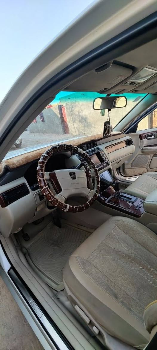سلام عليكم 
جنون للبيع موديل 2001 مكينه VV_T لا تنقيص ولا تبخير  تبريد ثلج حداده وره وكدام كله كرتون تايرات 4 جيس لايت زنون كوستال سياره مكفوله من الضربه ولكص ونقل جثه ولعيب الشرعي بيه مكانات صبق فقط رقم نجف بسمي تحويل مباشر مكاني البصره الزبير المكصب 
***********
***********

