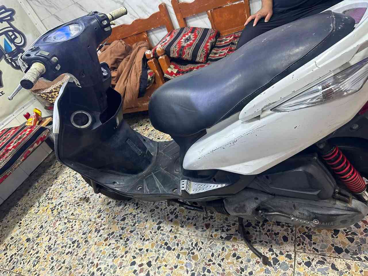 للبيع صعلب نكره سلف محرك مكفول شلعه معدل فول مكينه خرسه كابريتر السعر 550وبيها مجال بصيط عنوان الاعظميه شراي يتصل ***********
