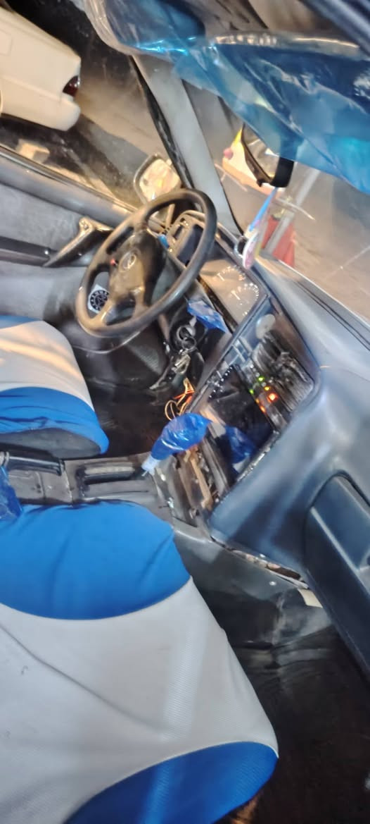 ***********
سلام عليكم للبيع اوبل اوميكا ستيشن موديل 1992 رقم انكليزي دولي نينوى بسمي شرط تحويل ولوكالة مسجل شاشة طخم سماعات امامي خلفي ويل كروم  تايرات وسط نضيفات كير اوتوماتيك محرك حجم 20 كير ومكينا بشرط كهربائيات شغالة جامات كهرب السعر 26 وبيها مجال لتفاوض صبغ جمالية حزام شرط تحويل الرقم للستفسار
المكان كركوك
