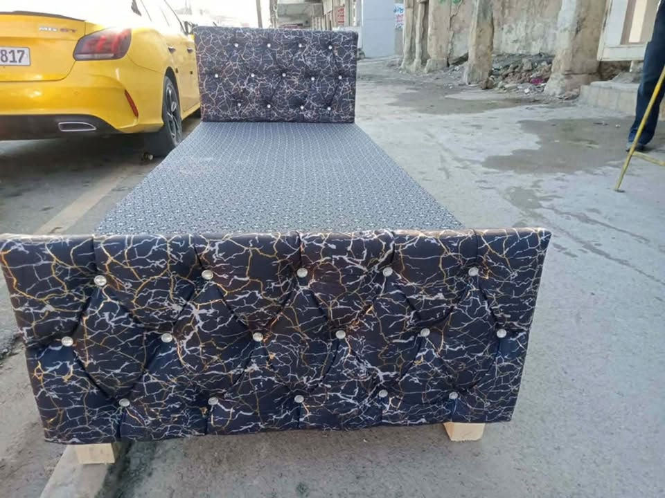 السلام عليكم عندي هذا القنصور 4ابواب وكاونتر قطعتين هاي القطعة ومعاه قطعة ثانية سنك المنيوم ثقيل وتختين بس الراس مال التخت مفصول ينرادلو دك كلهن سعرهن 215الف وبيهن مجال مكان حي الملايين الثانية 
للتواصل***********
