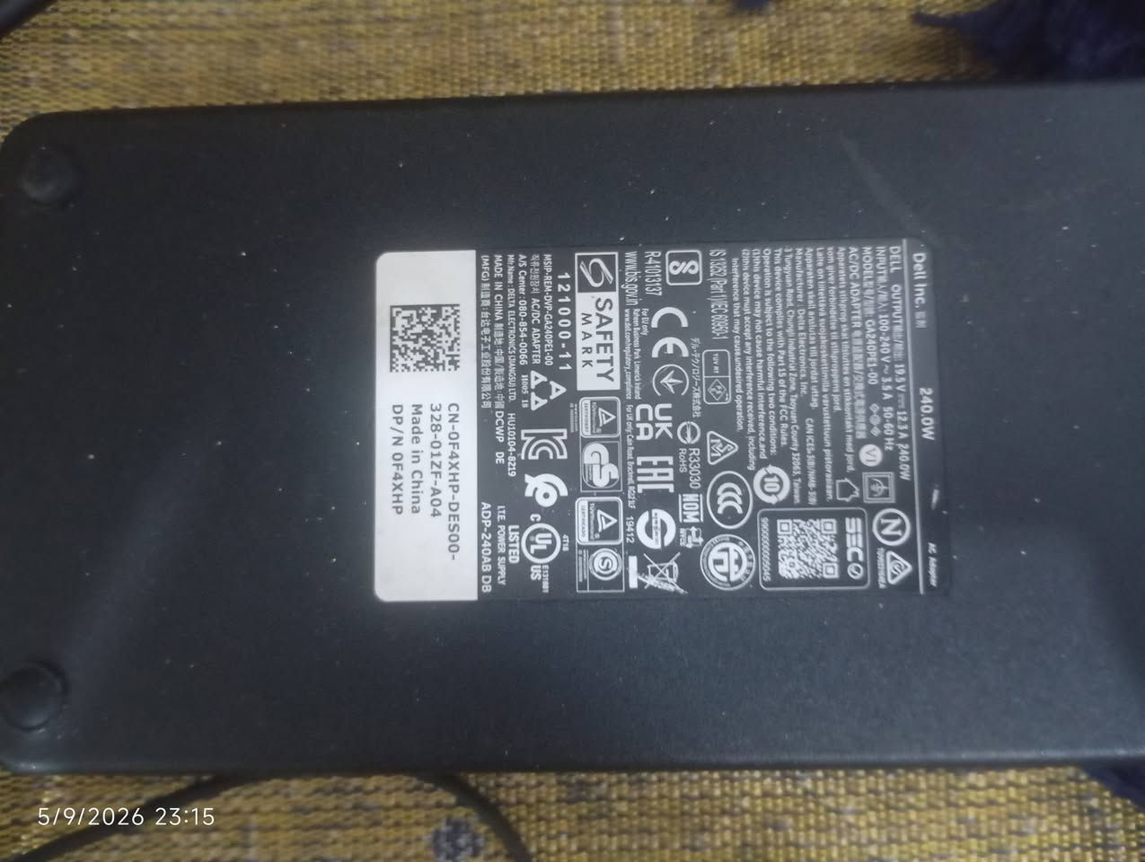 السلام عليكم لابتوب Dell Precision7720 لببيع
المواصفات 
المعالج core i7 الجيل 6 HQ
الرام DDR4 16 GB سرعة المعالج 2400 MZ
كرت الشاشه خارجي NIVDIA Quadro P3000
الشاحن 240 W بس بي مشكله براس الشحه من اتشكله بلابتوب يقفل العمالج عله 0.78 GH اله اتحرك الراس مالت الشاحنه يله تستعدل الهيرتزيه ترجع طبيعيه 
الشاشه 60 HZ
وبيها عوج بسيط بلشاصي بس ما امأثر عله الاداء ابد 
السعر خاص واي معلومه ترديها تعالي خاص او راسلني 
واتس ***********
