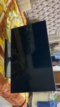 شاشه سامسونج  ٥٠ بوصه شغاله مابيها اي شي ربط ستلايت  طوبه افلام سبب ال...