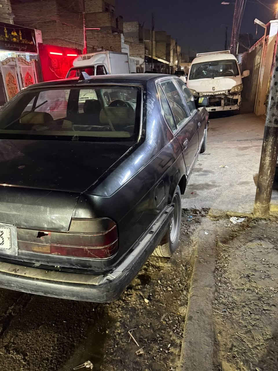 السلام عليكم  بي ام لبيع موديل ١٩٩٣ رقم بغداد إنكليزي ٧٣٠مسكر كير اتو تحويل مباشر هزه ساقطه مكانه بغداد ***********
