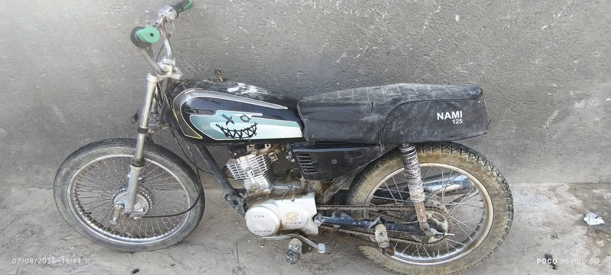 سلام عليكم ورحمة الله دراجه للبيع جاهزه الدراجه بس عوزها تفيلس ماعرف شنو ماتشتغل محركها كايم بس صارلي يومين من مجفته السعر 250 بيها مجال لشراي  العنوان كربلاء طريق كربلاء نجف عمود 711    \\\\\>*********** التواصل على الرقم
