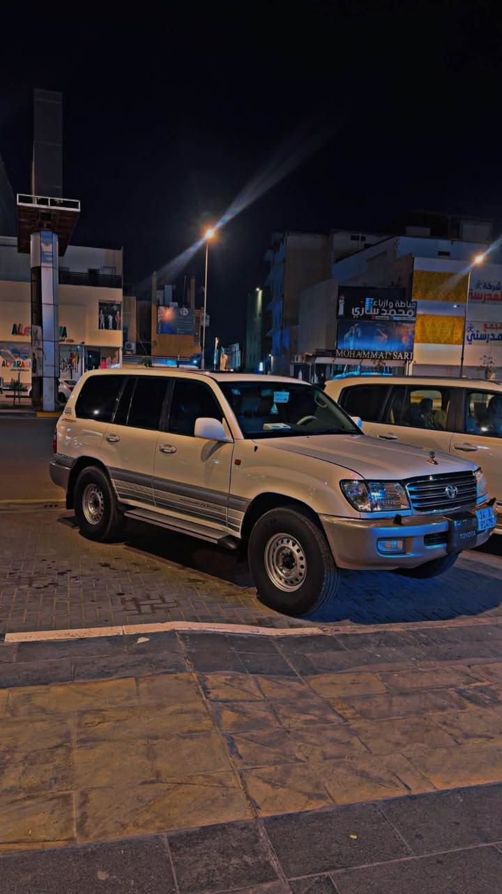 للبيع تويوتا لاند كروز GXR موديل 2003

موديل: 2003
الفئة: GXR
محرك 8سلندر 4.7
قير أوتوماتيك

فتحة سقف
ثلاجة
مكيف 3 قطع أمامي وخلفي وسط
مرايا كهربائية
زجاج كهربائي
هوك بلادي
داخلية نظيفة
سياره ما نقصها شي مال جناي 
مكانها البصره طويسه
الهاتف ***********

نص مكتوب في الصور:
- ***********