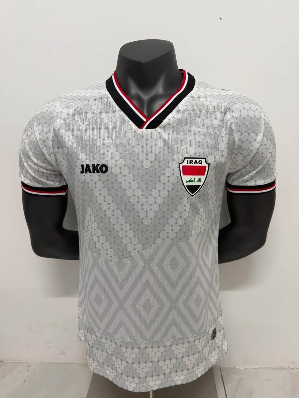 طقم المنتخب الأصلي مختوم
***********

جملة مفرد
