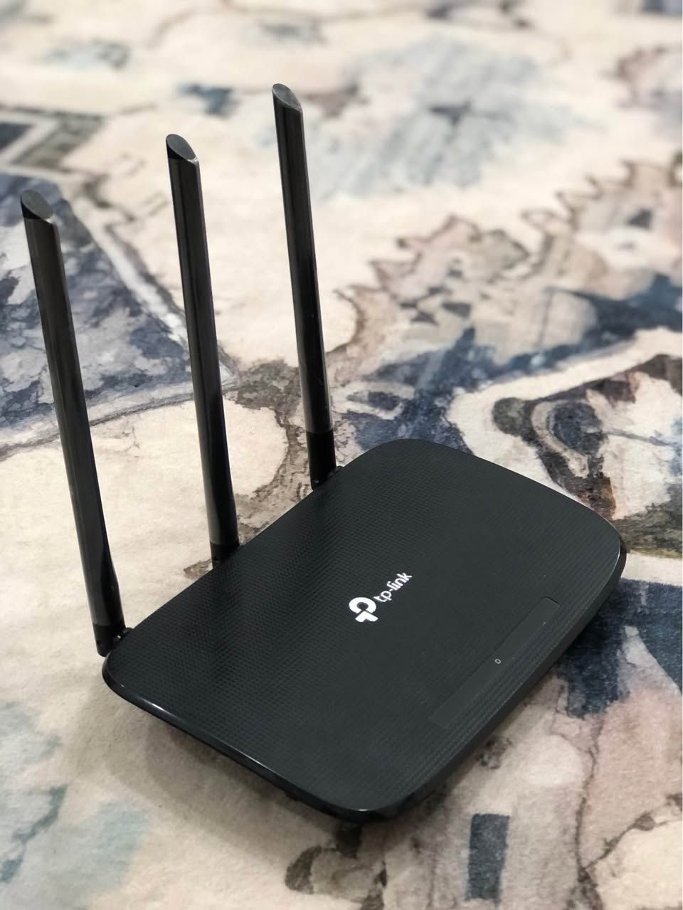 راوتر زين 4.5G+ نظيف – استخدام شهرين فقط

الوصف:

 راوتر Zain 4.5G+ للبيع
🔹 استخدام شخصي لمدة شهرين فقط
🔹 حالة الجهاز ممتازة ونظيف
🔹 يعمل بصورة طبيعية وبدون مشاكل
🔹 يدعم شبكة Zain 4G / 4.5G+
‏🔹 Wi-Fi
🔹 مناسب للاستخدام المنزلي
🔹 الجهاز مع الهوائي

 السعر: 65,000 دينار

‏📶 TP-Link

 راوتر TP-Link Wi-Fi – نظيف وشغال

الوصف:

 راوتر TP-Link للبيع
🔹 3 هوائيات خارجية
‏🔹 Wi-Fi 2.4GHz
🔹 يدعم سرعات تصل إلى 450Mbps حسب الموديل
🔹 4 منافذ LAN + منفذ WAN
🔹 الجهاز نظيف ويعمل بصورة طبيعية
🔹 مناسب للبيت أو كـ Access Point

 السعر: 20,000 دينار 

📍 الموقع: العمارة - الجمعيات - حجي حسن الاولى ( المسيجة)
للتواصل خاص او واتساب
*********** عمارة, ميسان
