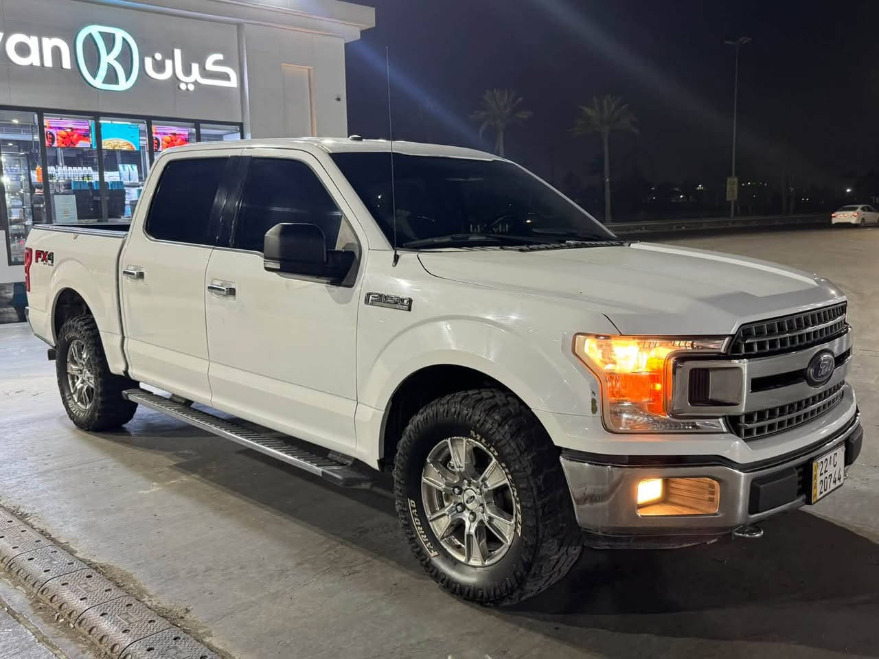 السلام عليكم
فورد f-150 للبيع موديل ٢٠١٨ 
مواصفات السياره xlt كلين بدون حادث 
مكينه 8 سلندر 5000
كير تعليك 10  نمر 
باب طويل بدي قصير المرغوب
عليها برمجه يم فور براذر 
و مسوي الها اكزوز يم علي الوادي 

السعر : 220 ورقه و بيها مجال 
العنوان : بغداد المشتل شارع الزيدي
الرقم :  ***********
